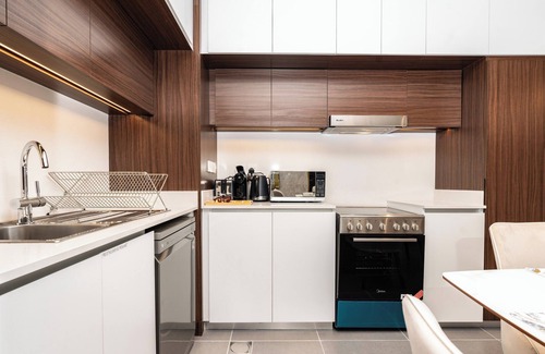 Dubai Apartment | GLOBALSTAY. Creek Edge Tower Apartments