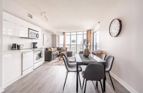 CityPlace Condo | GLOBALSTAY. Elegant Downtown Condo with Balcony
