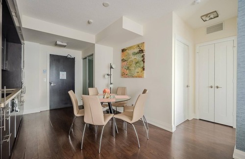 Willowdale Condo | GLOBALSTAY. Modern 2bd 2 bath Skyscraper. Free parking