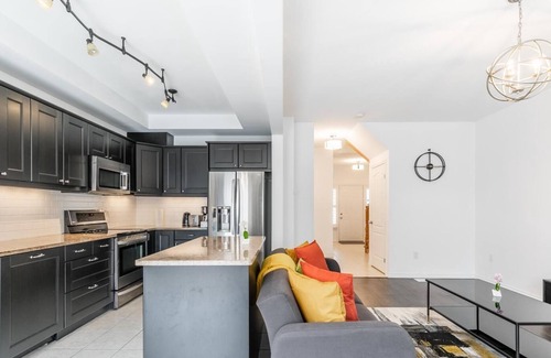 Stoney Creek House | GLOBALSTAY . Spacious 3Bd 2.5Ba Townhome. Hot Tub & BBQ