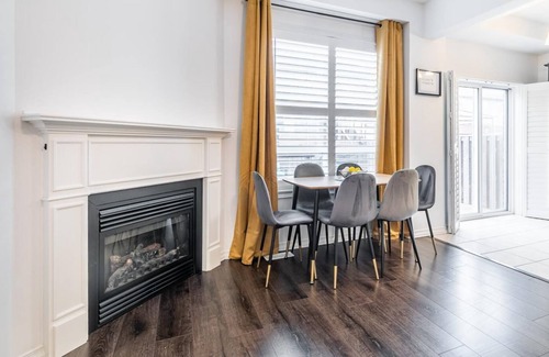 Stoney Creek House | GLOBALSTAY . Spacious 3Bd 2.5Ba Townhome. Hot Tub & BBQ
