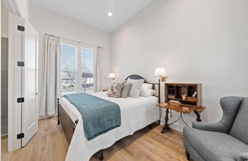 Brazos House | Gloria Estate- 2 blocks to Silos