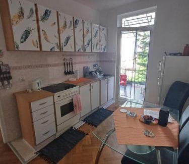 Vukov Spomenik Apartment | Glorry L