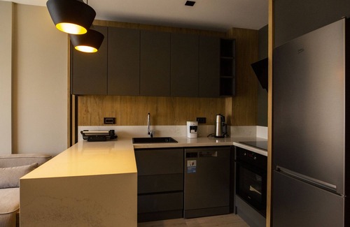 Lara Condo | Glory Life