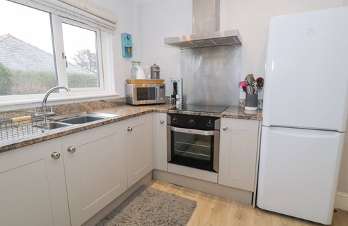 Llandanwg Cottage | GLYNMOR, pet friendly, character holiday cottage in Harlech