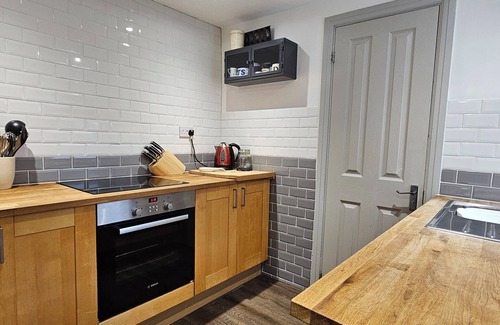 Whitchurch Apartment | Glynne Street by Switchback Stays