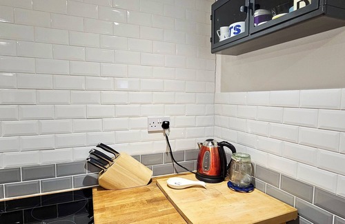 Whitchurch Apartment | Glynne Street by Switchback Stays