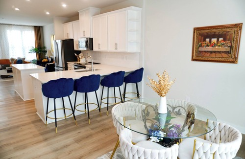 Charlotte House | Go Luxury.