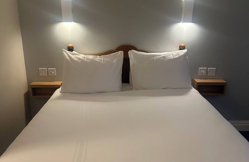 Cumbernauld Hotel | go2 Glasgow Cumbernauld Hotel
