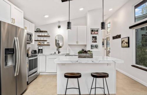 Stafford - Tualatin Valley House | Goat Shed