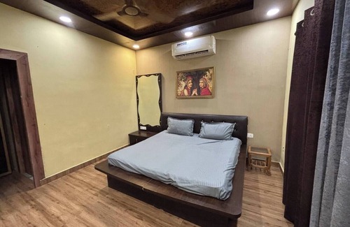 Noida Other | GoBravo 37: 2BHK Farm with Private Pool & Lawn,Perfect for Parties & Staycations
