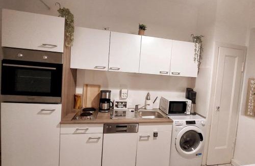 Stadtbezirke I Apartment | Gockel Homes 2 - Central with balcony & Netflix
