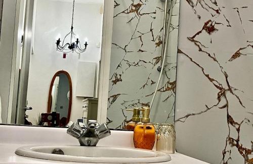 Chelles Apartment | Gold Hotel - Paris-Disney Studio