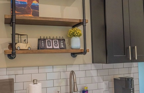 Wildwood House | Golden Bird Cabin |Mtn Views, Outdoor Kitchen