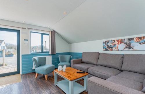 Woolacombe Villa | Golden Coast Leisure Park - Ocean Tide Villa 3 3