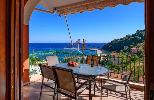 Eleios-Pronnoi Apartment | Golden Flower's Apartment