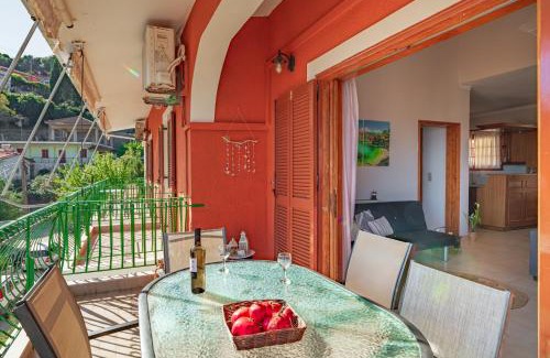 Eleios-Pronnoi Apartment | Golden Flower's Apartment
