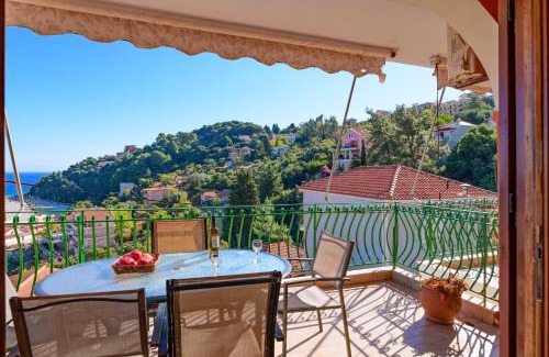 Eleios-Pronnoi Apartment | Golden Flower's Apartment