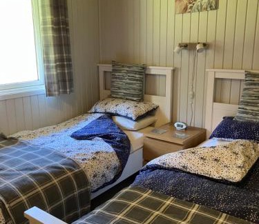Lionel Ski Chalet | Golden Mary