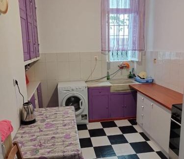 Athens Bed & Breakfast | Golden room 3