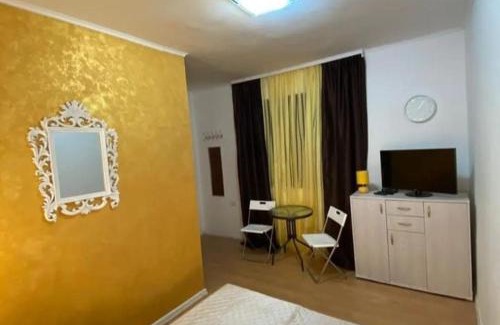Vojvodina House | Golden room