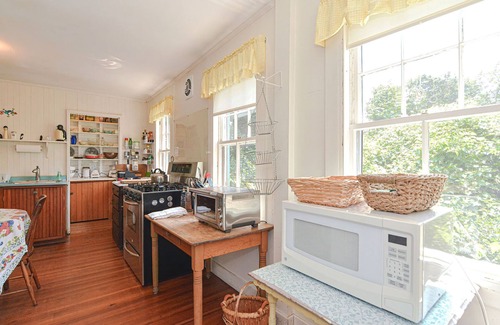 Gloucester House | Golden Sands at Good Harbor: Just walk across the street to the beach.