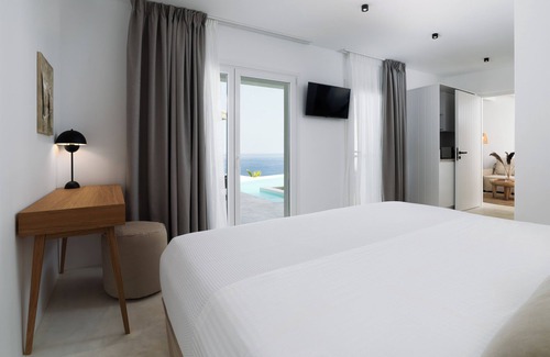 Paleopolis Hotel | Golden Vista Suites by Explore Andros