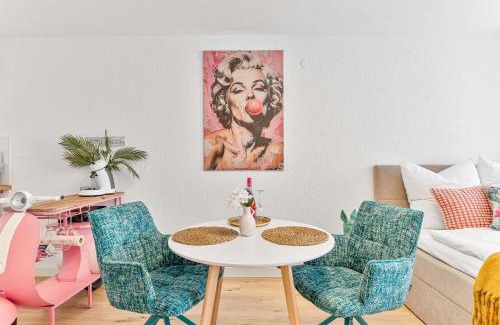 Pforzheim Apartment | Goldstadt Pop-Art Apartment