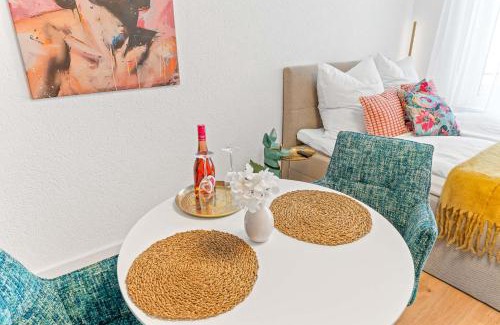 Pforzheim Apartment | Goldstadt Pop-Art Apartment