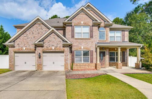 Cameron House | Golf and Hike Family Home 11 Mi to Fort Bragg!