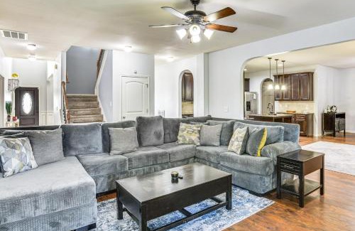 Cameron House | Golf and Hike Family Home 11 Mi to Fort Bragg!
