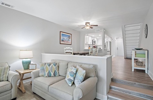 Sandestin Condo | Golf Cart 4-Seat ~ Screened In Porch ~ Bayside Gated Resort