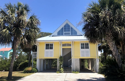 Oceanmarsh Subdivision House | Golf Cart, River and Marsh Views, Oceanfront Community, Beautiful Sunsets