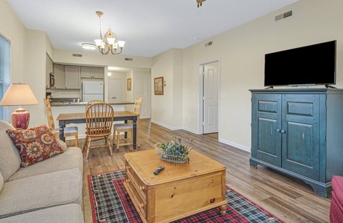 Red Hill Condo | GOLF COURSE 2 BEDROOM CONDO ESCAPE TO LEGENDS....