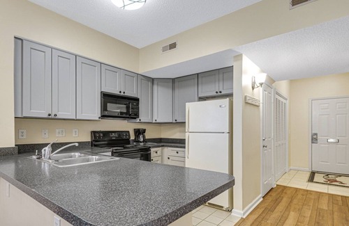 Red Hill Condo | GOLF COURSE 2 BEDROOM CONDO ESCAPE TO LEGENDS....