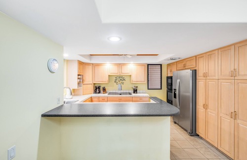 Waikoloa Condo | Golf course-front condo with heated pool, tennis, golf, golf views, BBQ, lanai