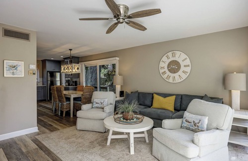 Palmetto Dunes Condo | Golf course-front condo with large deck and close beach, tennis, pickleball