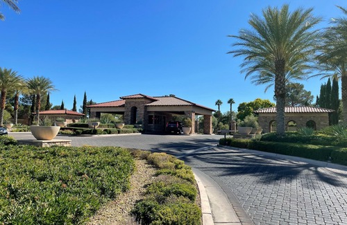 Spanish Trails House | GOLF COURSE & LAKE VIEW 24/7 SECURITY GUARD NEAR LAS VEGAS STRIP FULL FURNISHED