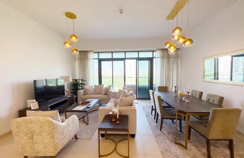 Emirates Hills 2 Apartment | Golf-course view 3BR apartment in Vida, The Hills by Rich Stay