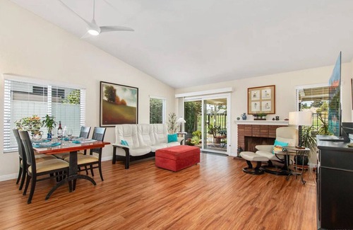 Vista House | Golf course views abound in this picturesque Shadowridge Cottages home,