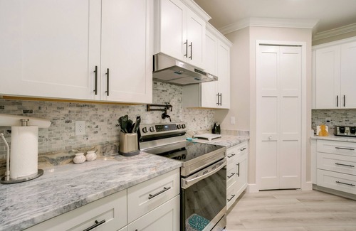 South Gulf Cove House | Golf Days & Beach Fun: Port Charlotte Home w/Yard