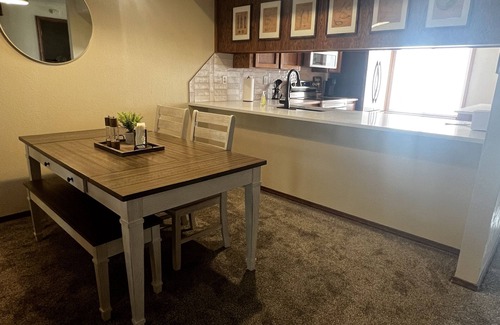 Mountain Home House | Golf Lovers Townhouse, perfect for adult couples!n2 Bedrooms, 2.5 bathrooms.