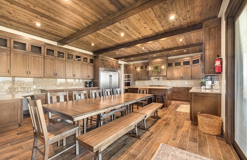 Island Park Cabin | Golf/Sport Simulator & Sauna. 8-bedroom cabin in Island Park with WiFi, AC.