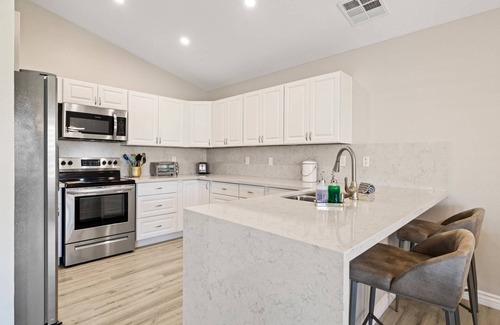 Palm Desert Condo | Golf, Sun and Serenity: Your Relaxing Desert Escape Awaits!