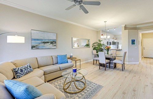 Ole Condo | Golf, Swim & Relax! Condo 8 Mi to Dtwn Naples
