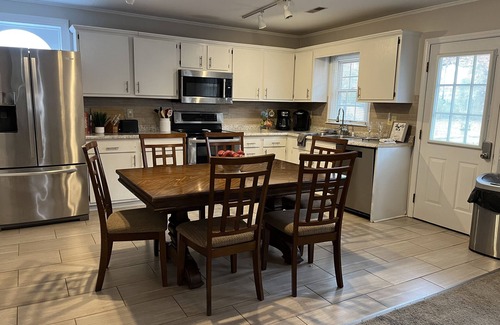 High Point House | Golf-Tennis- Fishing @ The Lake House Retreat