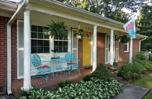 High Point House | Golf-Tennis- Fishing @ The Lake House Retreat