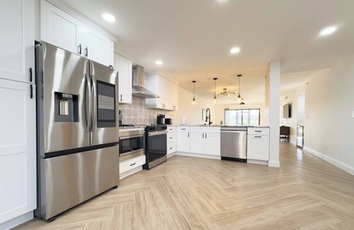 Iona Condo | Golfer's dream! Beautiful Condo at Kelly Greens Golf Club!