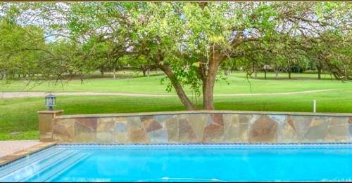 April Sound House | Golfers' Paradise 3BR Single House with Private Pool & Golf Course View- Man Gated, Marina in Lake Conroe, Tennis courts & Gym Access