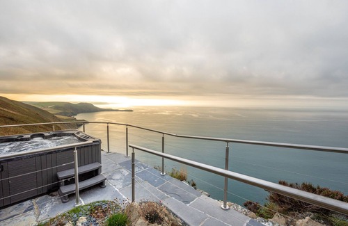 Tan-y-groes Apartment | Golwg y Mor - Two Bedroom Apartment, Sleeps 4